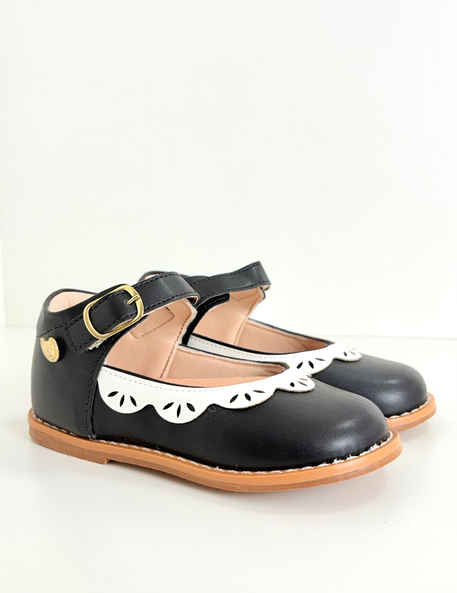 Cecilia C Babado - Branco com preto